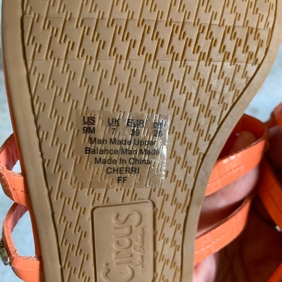 Sam Edelman Circus Cherri thong sandals 9 - Picture 6 of 6